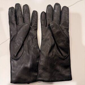Gently loved Lord & Taylor Black Genuine Leather with Cashmere lining - W 8